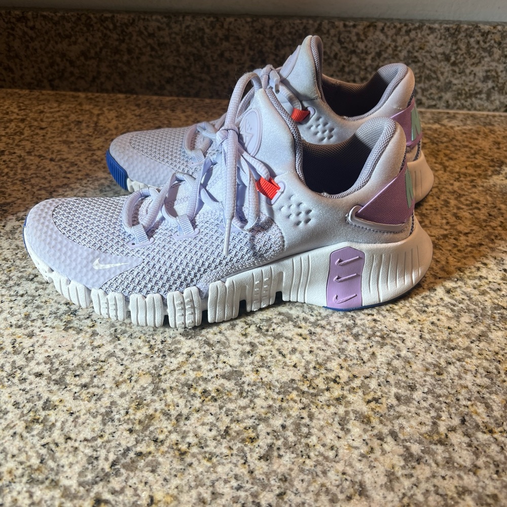 Nike Womens Metcon shoes